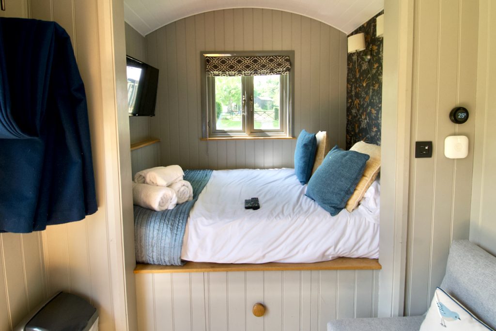 Shepherd Huts – The Plough Inn